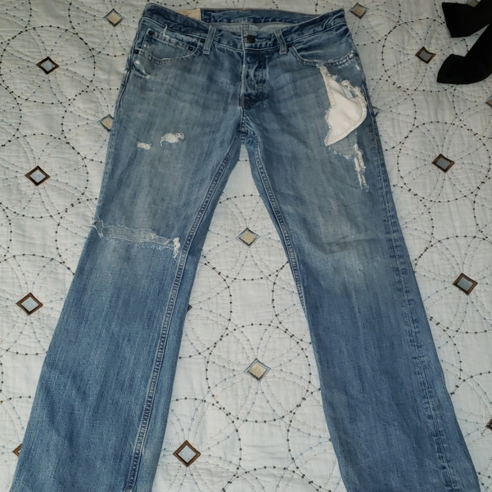 Hollister destroyed denim Jean's size 31x30